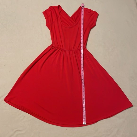 Bright Scarlet Short-Sleeved Criss-Cross Open Back Dress - Picture 3 of 4